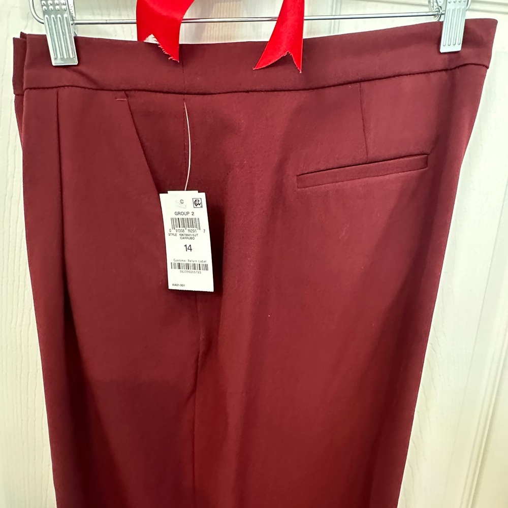NWT Bar III pleaded slacks in maroon